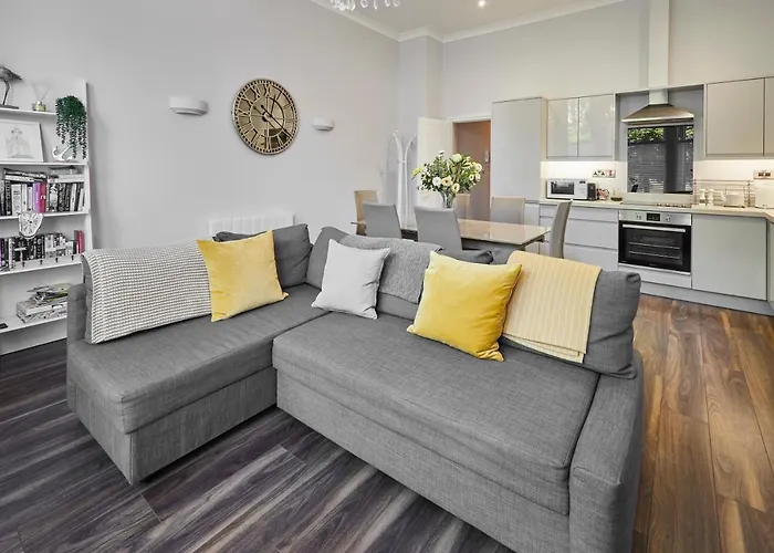 Host & - Brooklands Timeless * Scarborough