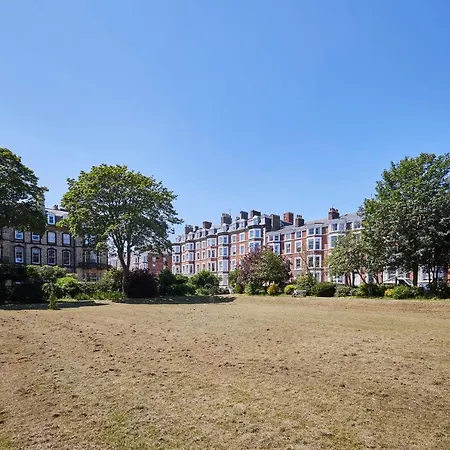 Apartment Host & - Brooklands Timeless *
