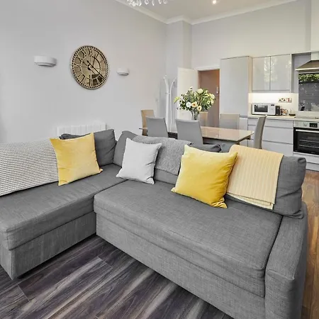 Host & - Brooklands Timeless * Scarborough