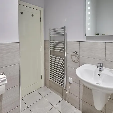 Apartamento Host & - Brooklands Timeless