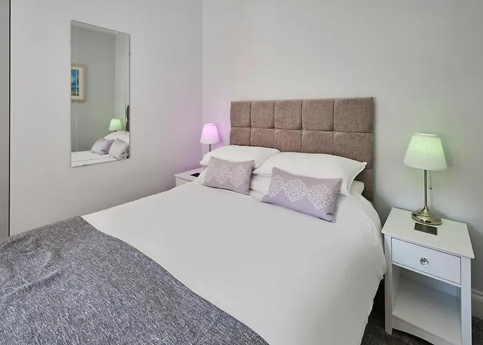 Host & - Brooklands Timeless Apartman